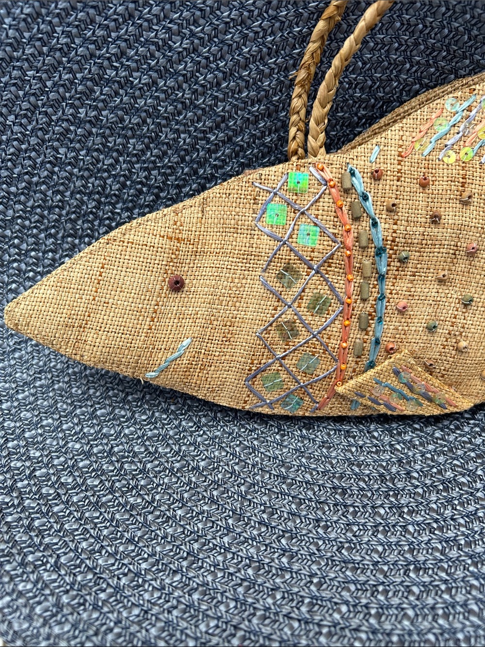 Cappelli Straworld Beaded Fish-Shaped Straw Purse in Natural and Turquoise-NWOT - Picture 3 of 10
